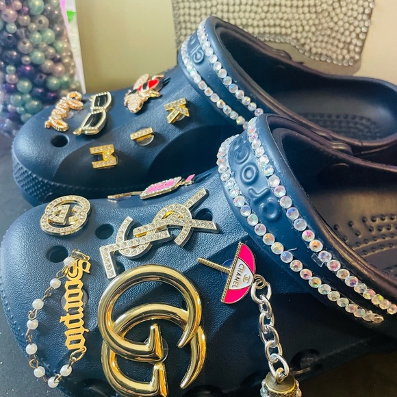 Custom design Crocs - Picture 8 of 16